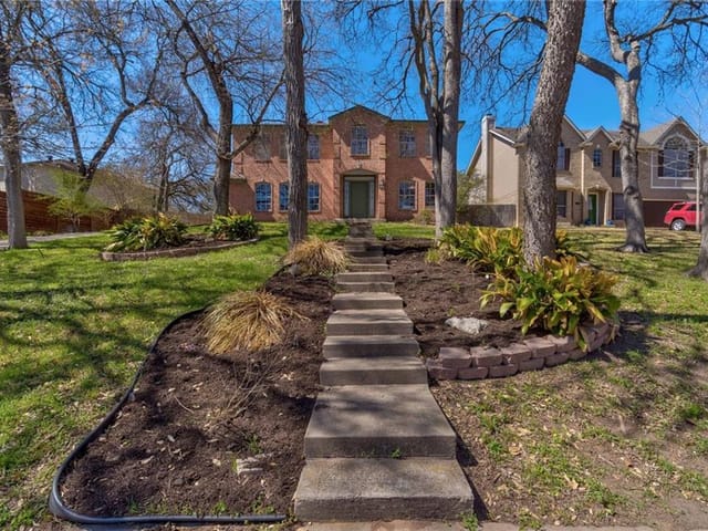 621 Kingfisher Creek Dr