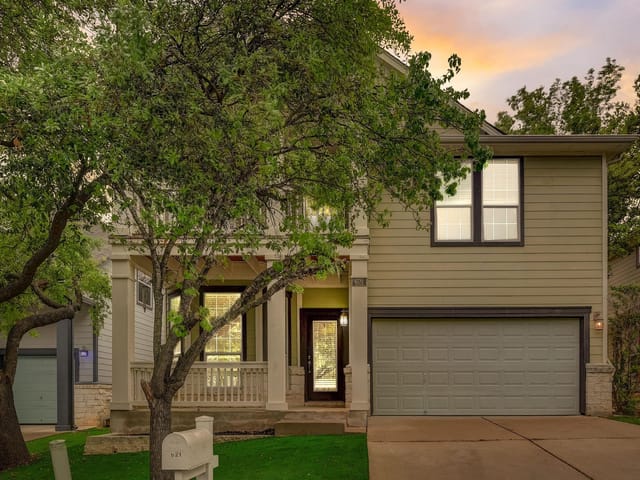 621 Twelve Oaks Ln