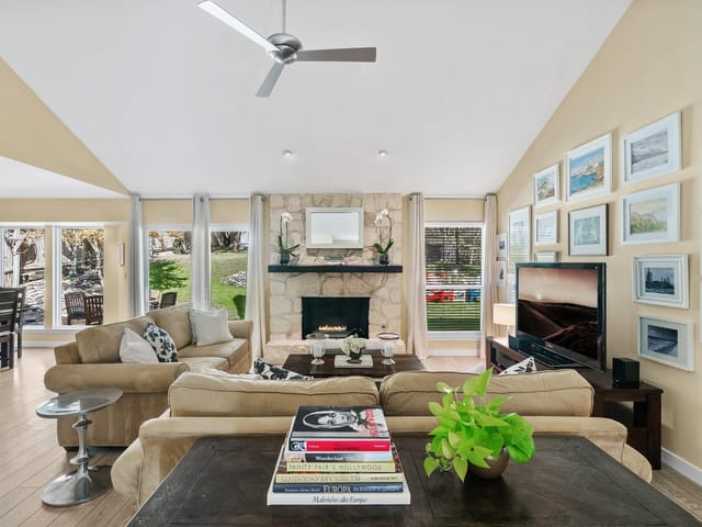 6210 Turtle Point Dr
