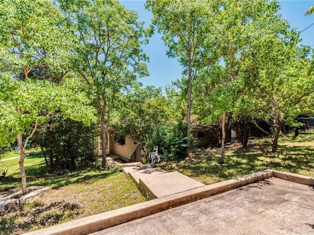 6211 Mountain Shadows DR