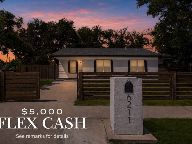 6211 Palm CIR