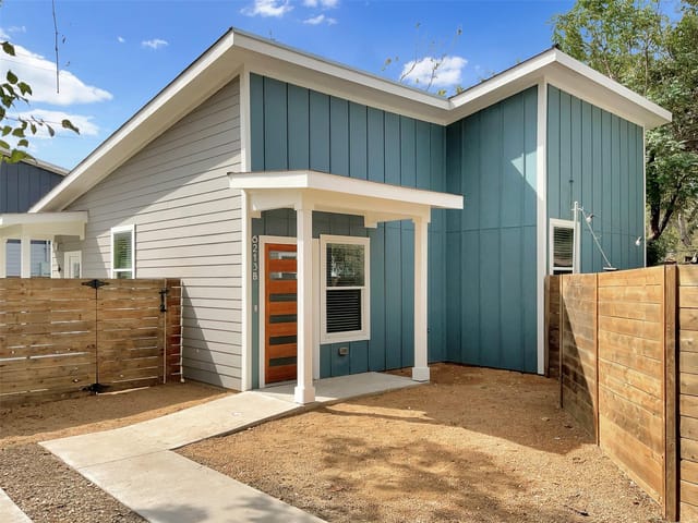 6213 Felix Ave Unit #B
