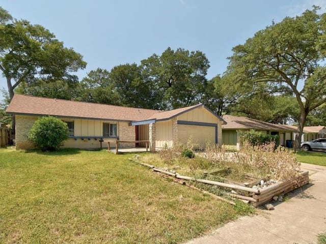 6214 Hillston Dr