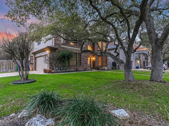 6216 La Naranja Ln