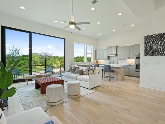 6216 Sendero Hills Pkwy