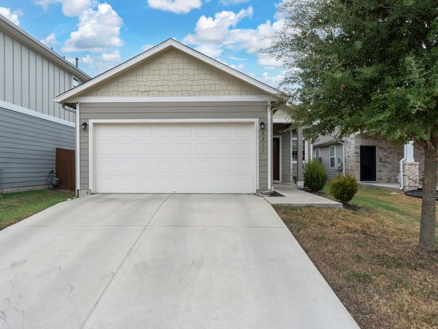 6217 Gunflint DR