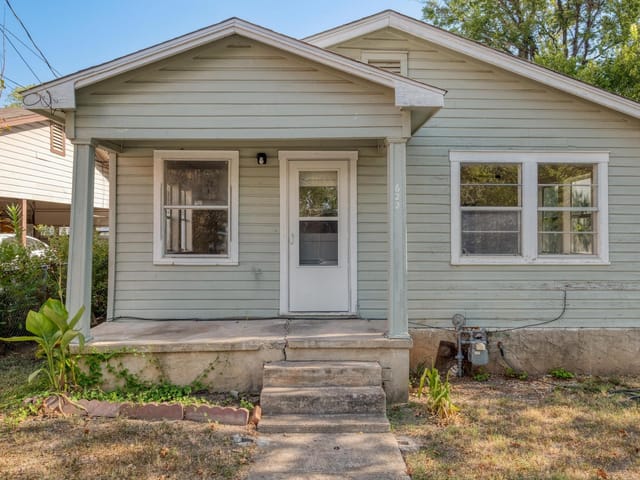622 W Odell St