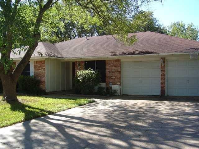 6220 Blarwood Dr