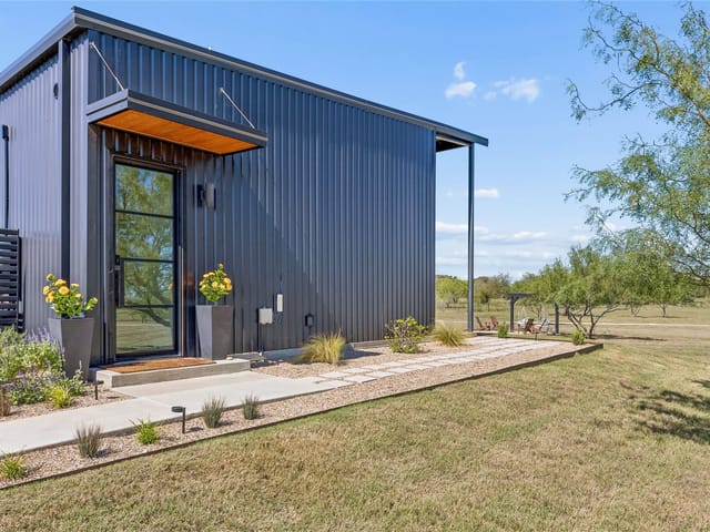 6261 Solana Ranch RD