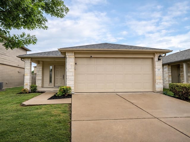 627 Pinnacle Dr
