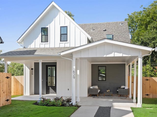 629 Amesbury Ln Unit #2