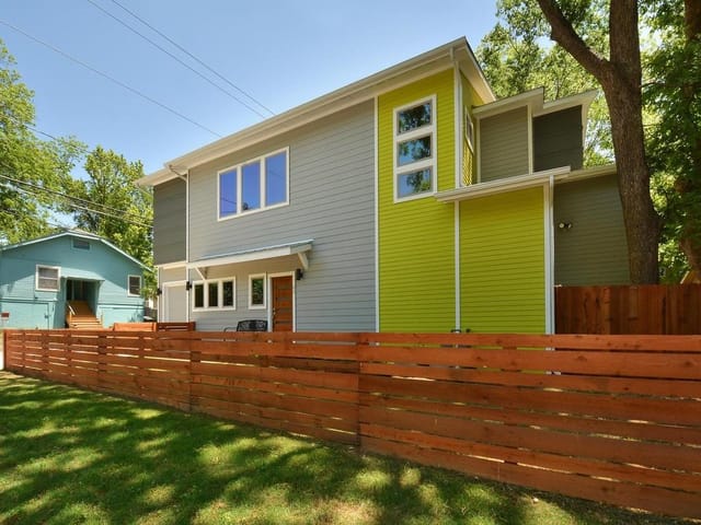63 Lynn St