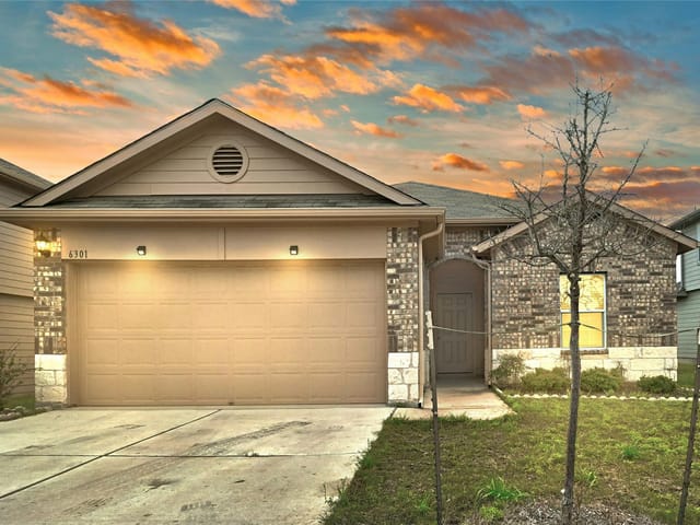 6301 Wideleaf Dr