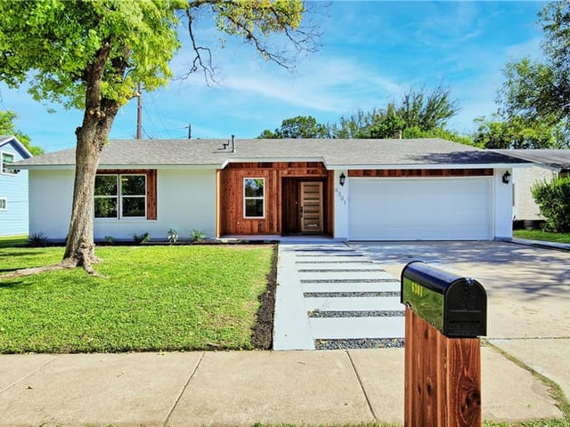 6301 Woodhue Dr
