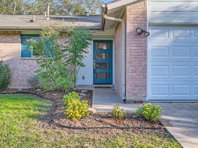 6309 Capriola Dr