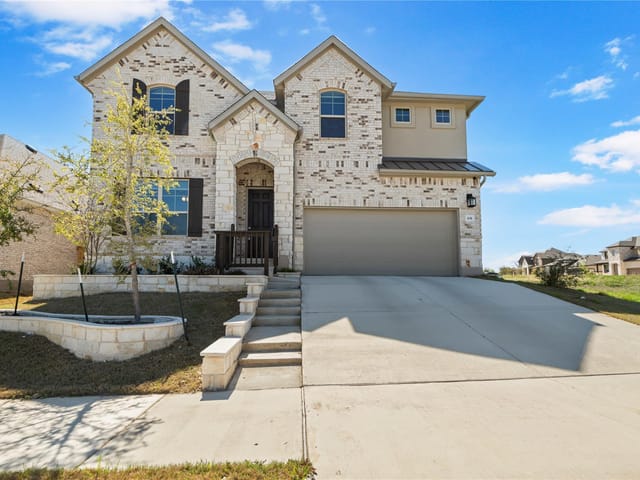 631 Breeze Hollow LN