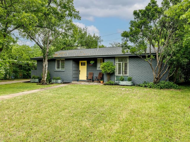 6313 Dorchester Dr