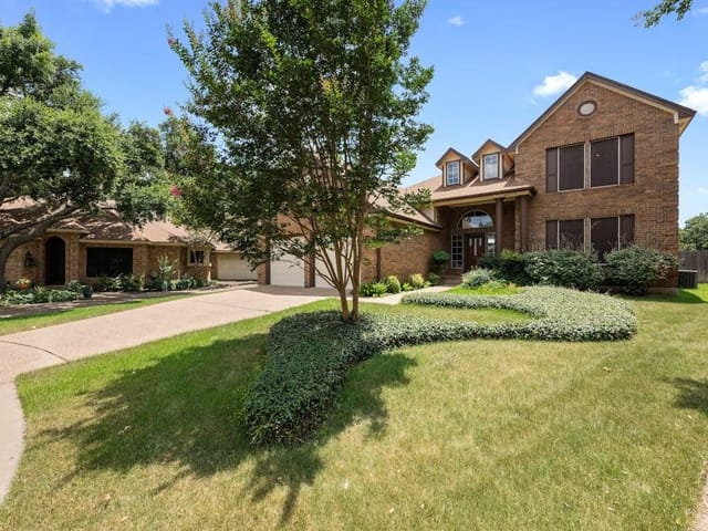 6313 John Chisum Ln
