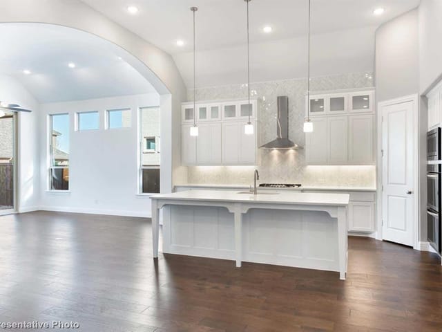 633 Two Creeks Ln