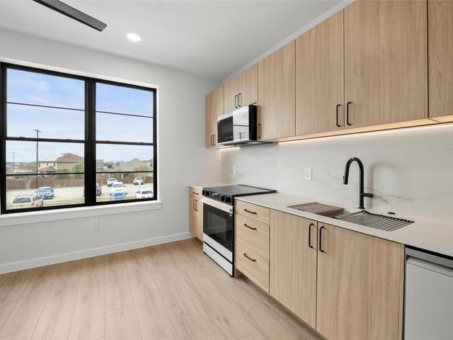 634 Central Pkwy Unit #1212