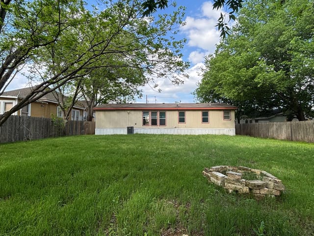 635 W Dittmar Rd