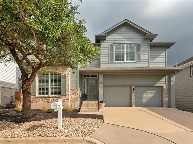 636 Twelve Oaks Ln