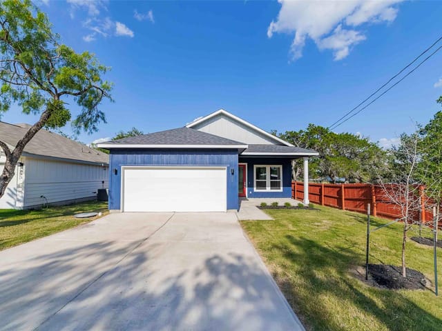 639 Magnolia LN