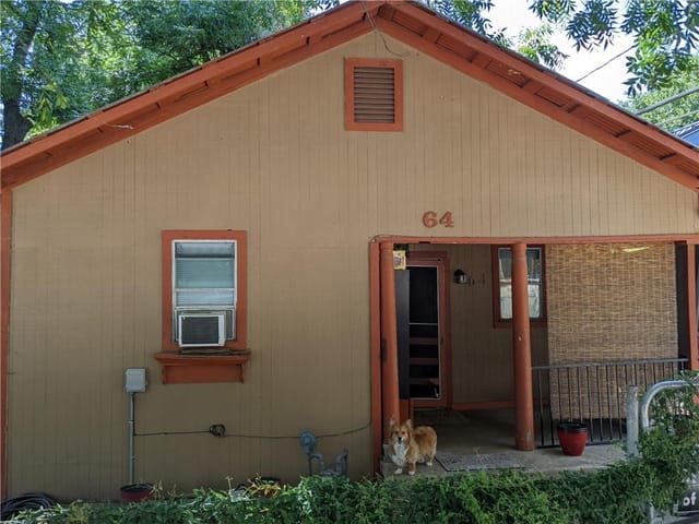 64 Lynn St