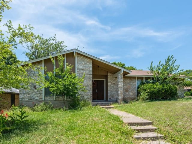 6400 Sunnysky Way