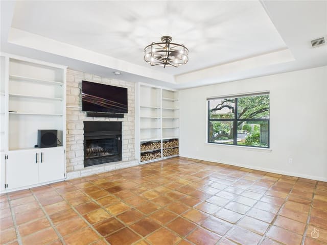 6401 Cascada DR