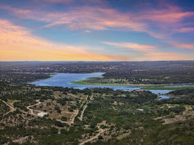 6401 Muleshoe Bend Trl