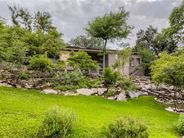 6401 Whitemarsh Valley WALK