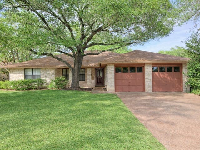 6404 Rain Creek Pkwy
