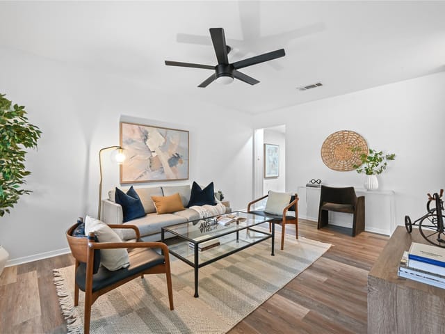 6407 Cooper LN