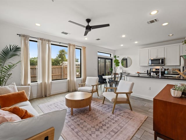 6409 Berkman DR Unit #6
