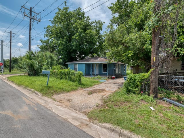 6409 Del Monte RD