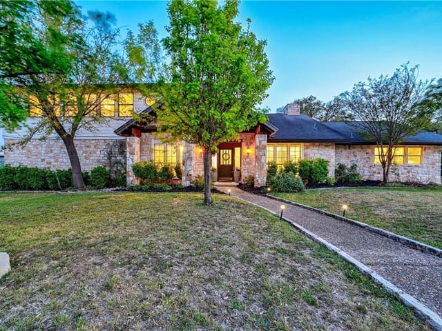 6409 Mauna Kea Dr