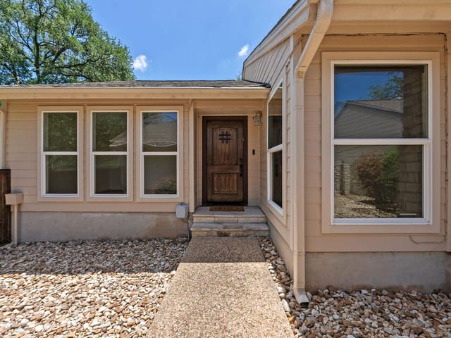 6409 Paintbrush HOLW