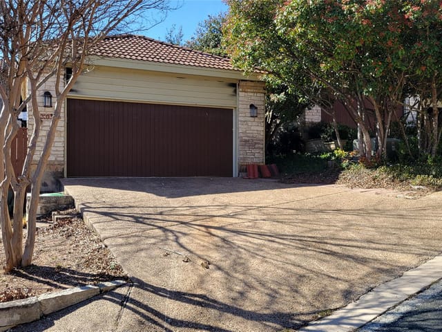 6415 Wallace CV