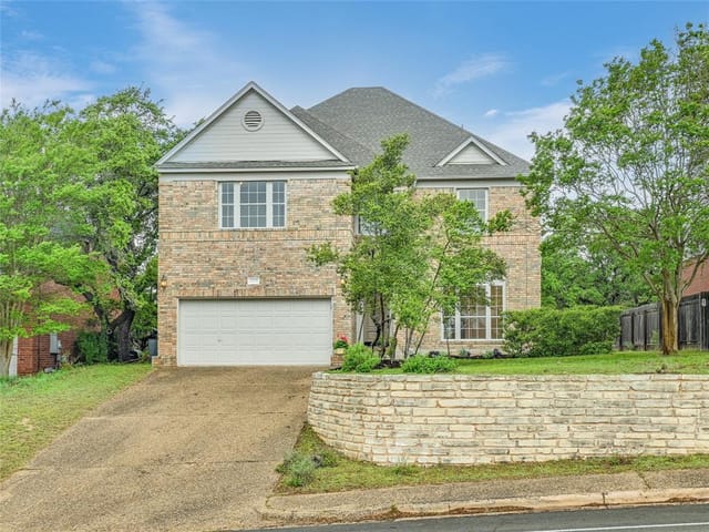 6415 Yaupon Dr