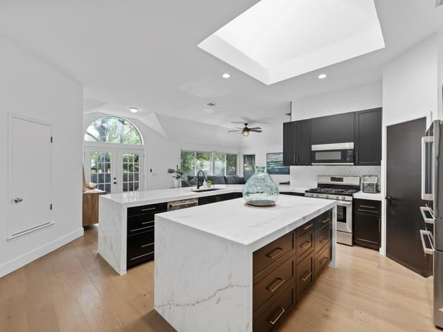 6435 Old Harbor Ln