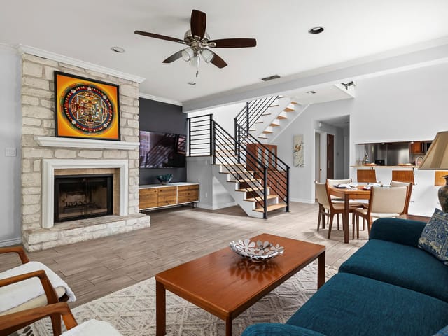 645 W 31st 1/2 St Unit #1