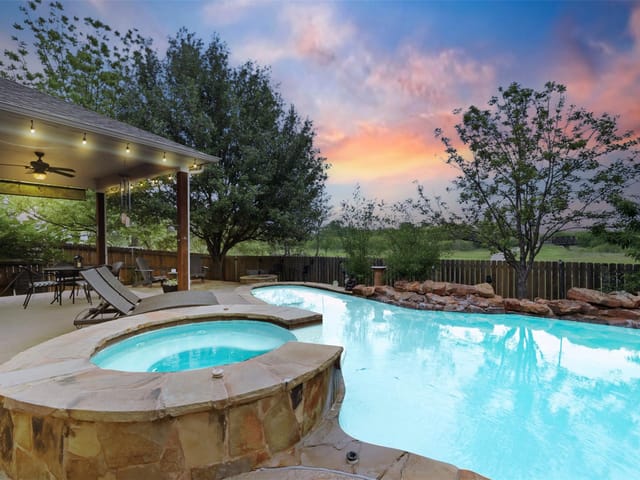 650 Clear Springs Holw