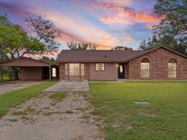 650 W Austin RD