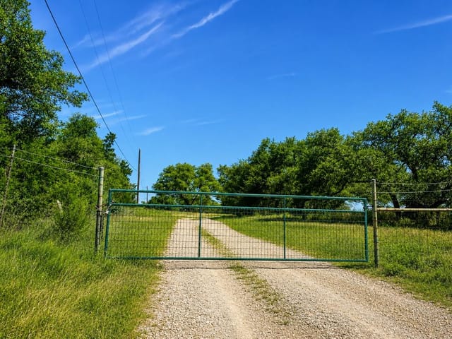 6500 W Highway 290