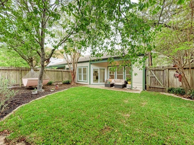 6501 Columbia Oaks Ct Unit #10