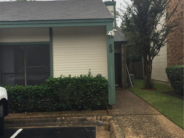 6501 Columbia Oaks Ct Unit #E9