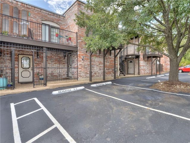 6501 E Hill Dr Unit #108