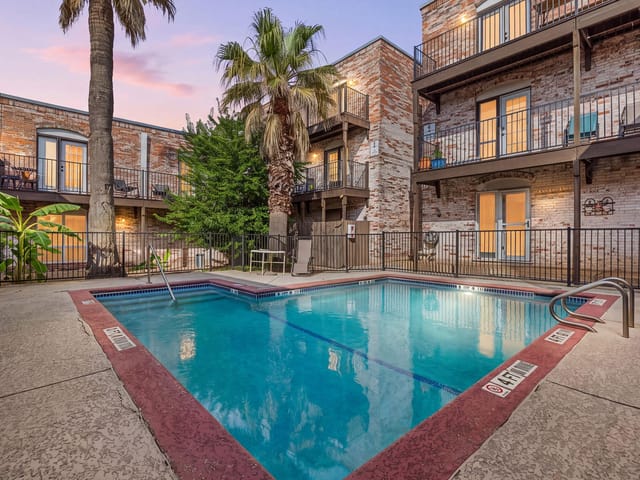 6501 E Hill DR Unit #111