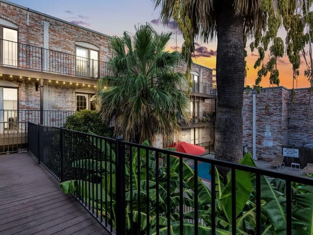6501 E Hill Dr Unit #119